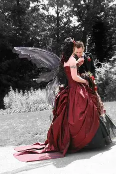Viduramžių Juoda Ir Tamsiai Raudoni Gotikiniai Vestuvių Suknelė Plius Dydis Pynimas Šalies Vestuvių Suknelė Nėrinių Striukė Maskuotis Kostiumas Šalis Dėvėti